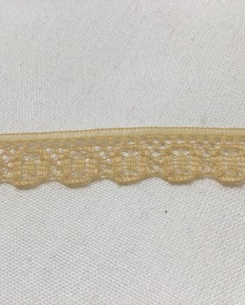 Beige spets/dekor