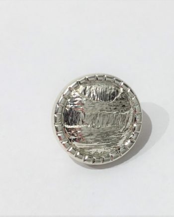 Silverfärgad knapp med ögla 13 mm
