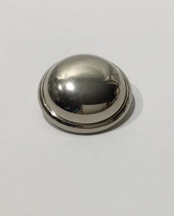 Bullig silverfärgad metallknapp med ögla 25 mm
